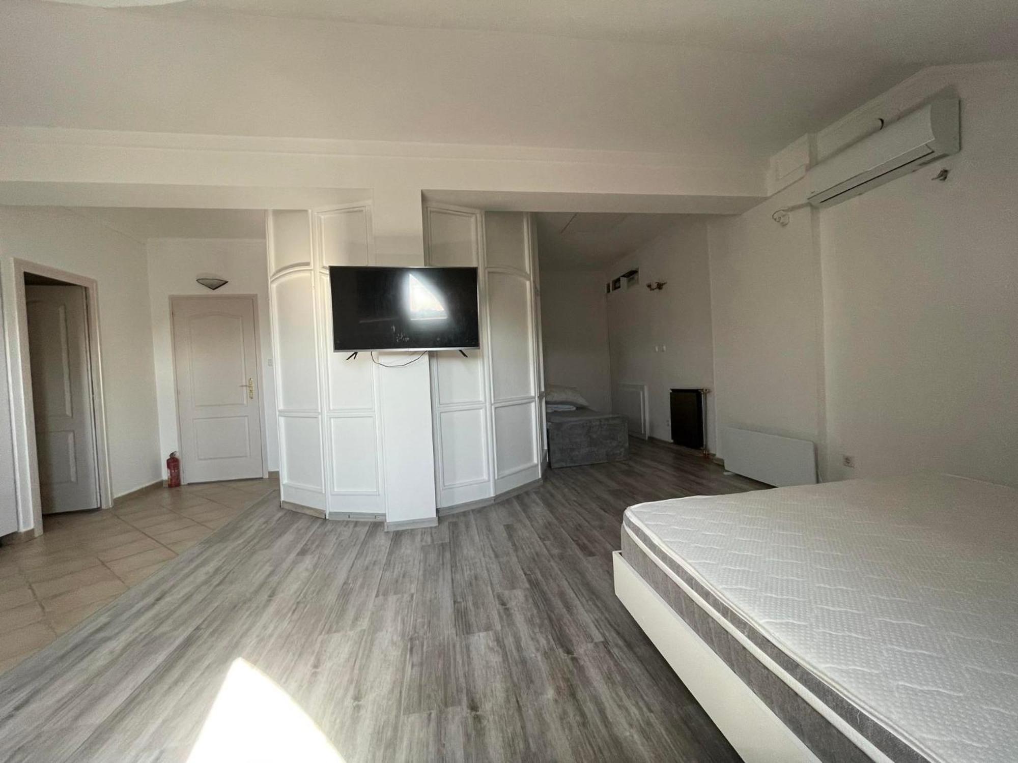 Sunny House Апартаменти Сегед